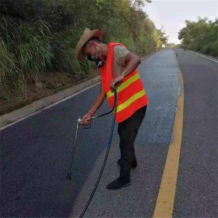 石河子 彩色防滑路面的底涂是保障路面附着力